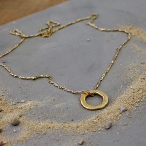 Collier doré pour homme chaine avec pendentif anneau