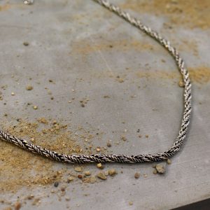 collier argenté pour homme