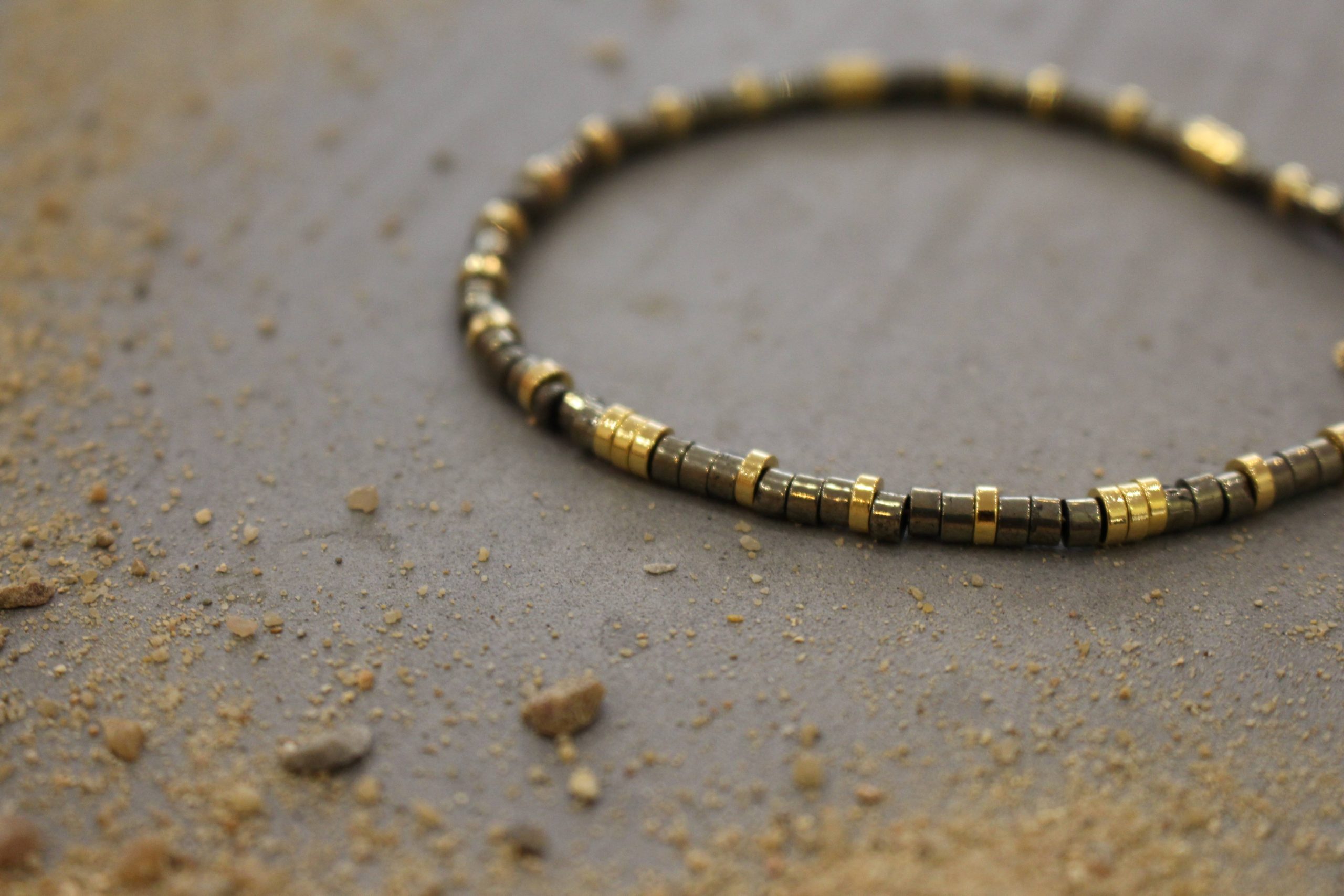 Bracelet FONDEMENT laiton doré et pyrites – Image 4