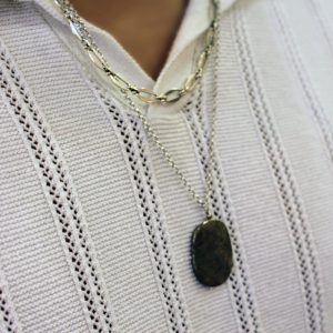 Idée cadeau collier argenté homme bijou de créateur