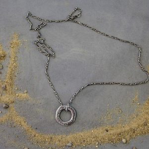 Idée cadeau bijou homme Collier argenté homme chaine médaillon anneau