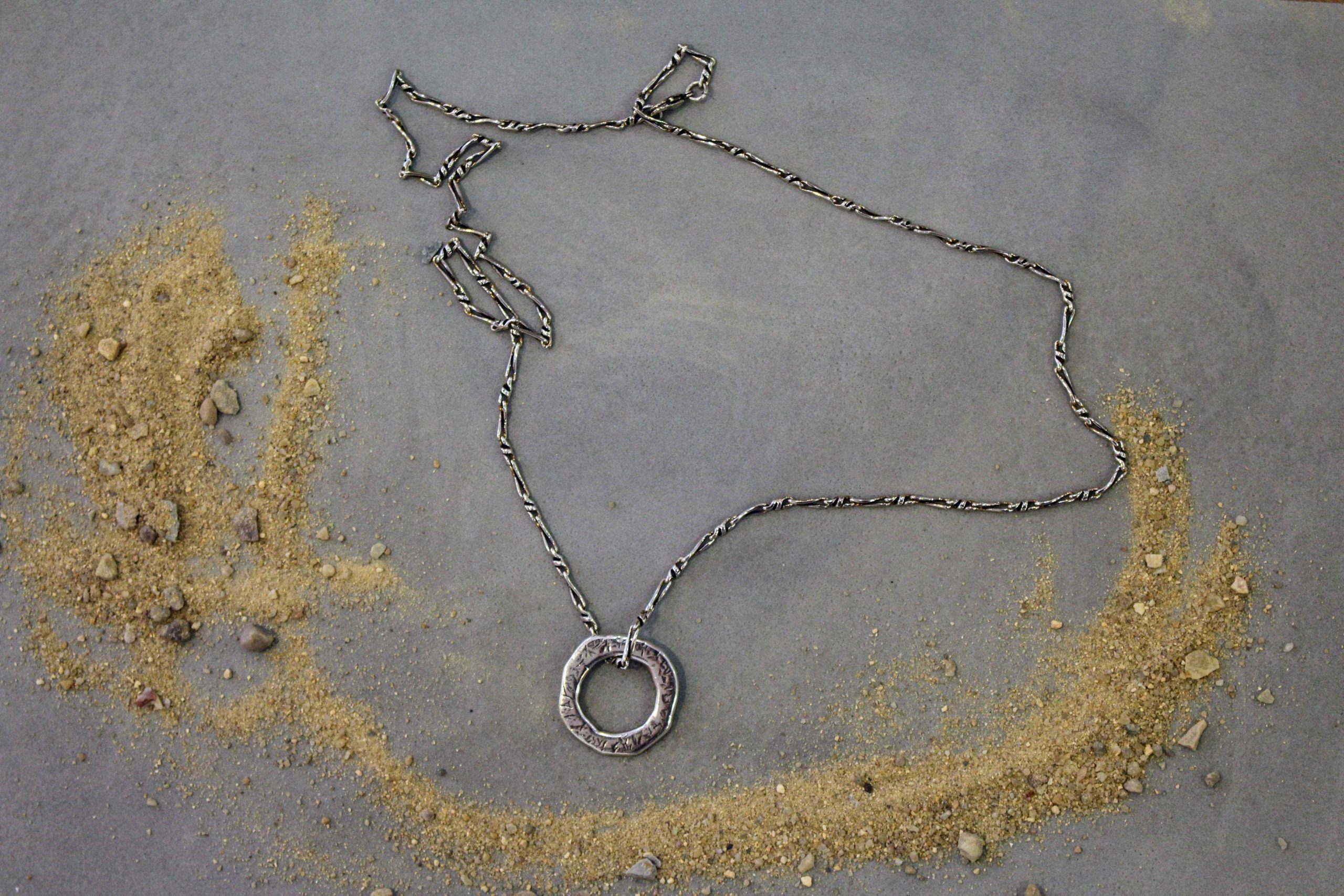 Idée cadeau bijou homme Collier argenté homme chaine médaillon anneau