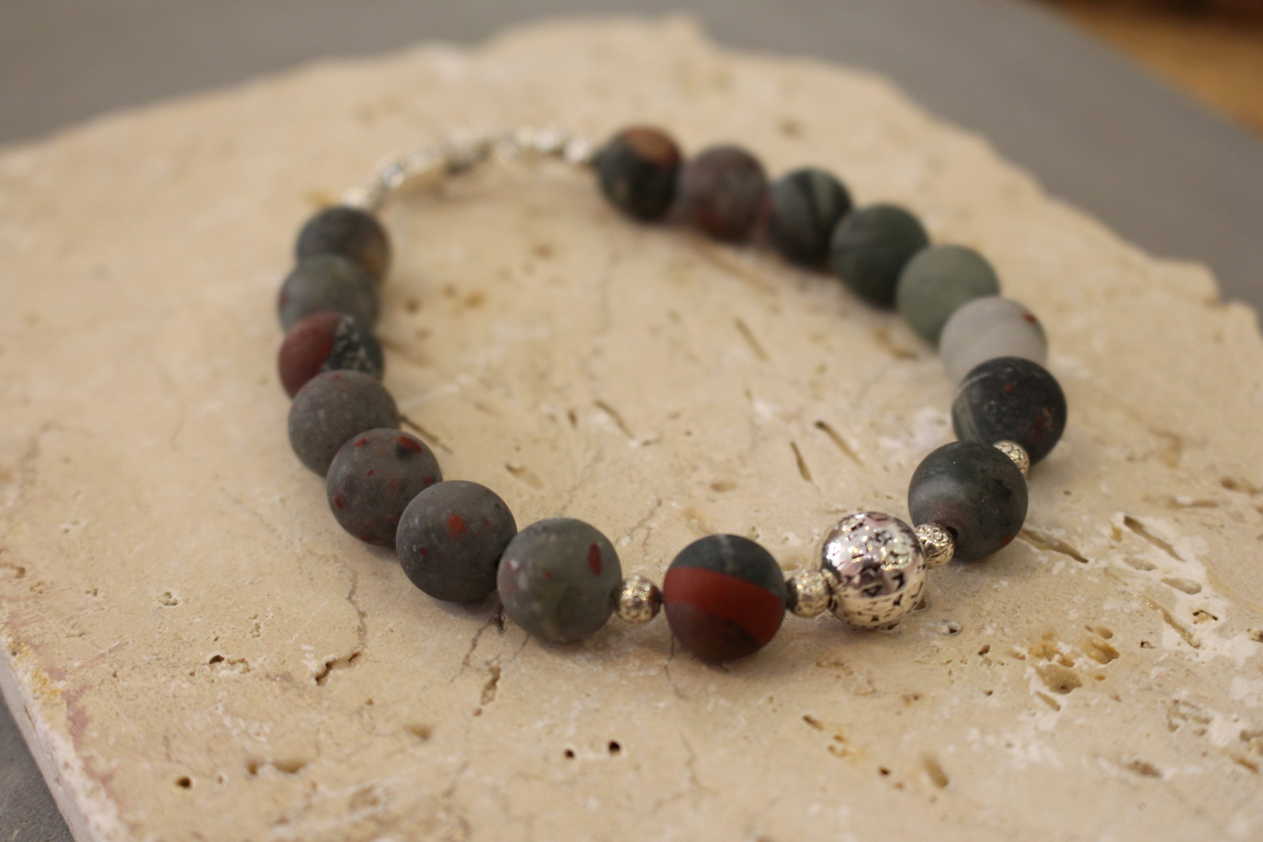 Idée cadeau bijou homme Bracelet argenté pierre naturelle jaspe gris