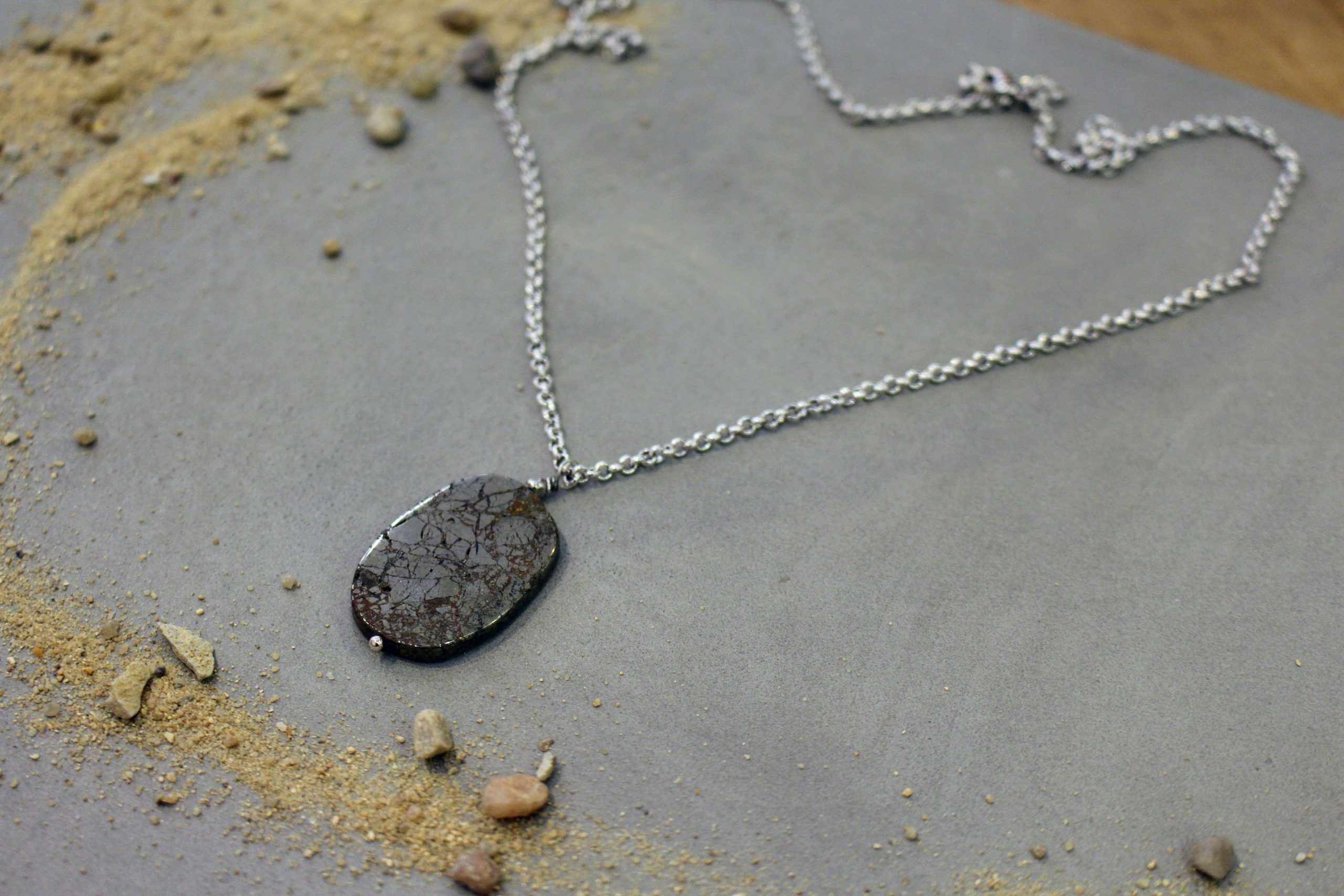 Idée cadeau bijou homme Collier argenté homme pyrite