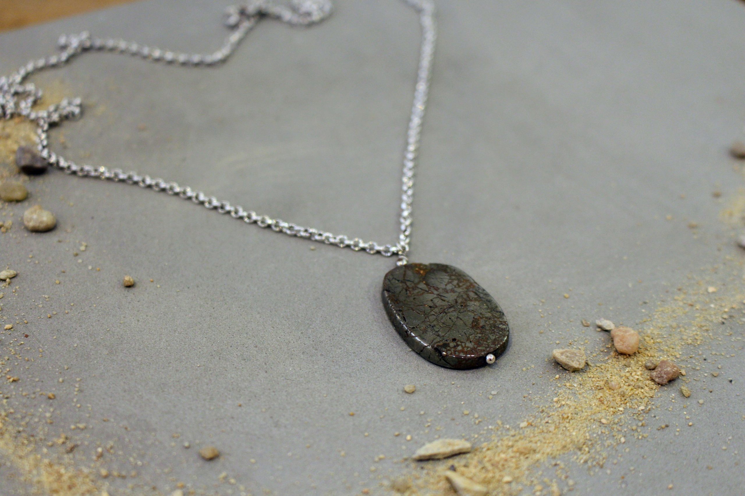 Idée Collier homme argenté pyrite